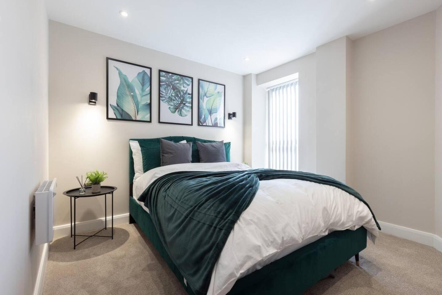 Modern City Apartment - Sleeps 4 & Walk To Arena Лидс Экстерьер фото