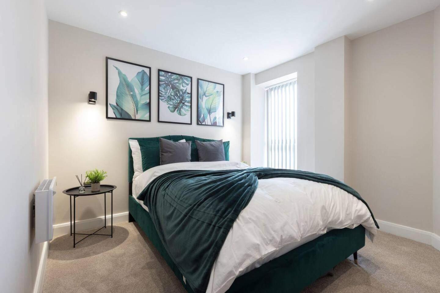Modern City Apartment - Sleeps 4 & Walk To Arena Лидс Экстерьер фото